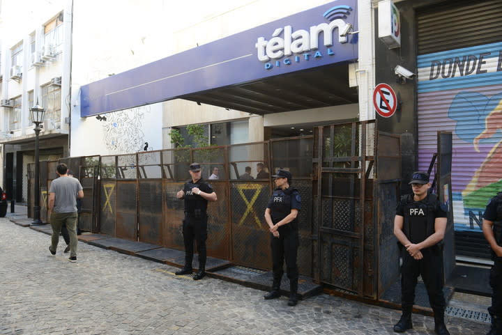 Javier Milei justificó el operativo frente a la agencia Télam