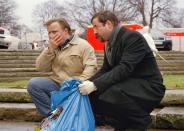 Und noch mal Stückwerk. Seien Sie froh, dass Sie nicht sehen müssen, was dem armen Kommissar Frank Thiel (Axel Prahl) im "Tatort: Mörderspiele (2004) so schwer auf den Magen schlägt: eine Leiche ohne Kopf. Den Rechtsmediziner Professor Karl-Friedrich Boerne (Jan Josef Liefers) kann so ein Anblick freilich nicht mehr schocken. (Bild: WDR / Michael Böhme)