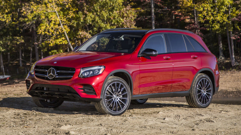 <p><strong>Mercedes Benz GLC</strong><br><strong>Preis wie getestet</strong>: 41.567€<br><strong>Highlights</strong>: Elegante Innenausstattung, kraftvoller Vier-Zylinder-Motor, bequeme Vordersitze.<br><strong>Mängel</strong>: Bremsen, Lenkung/Getriebe und Stromanlage haben Probleme mit der Zuverlässigkeit. <br>(Autoblog) </p>