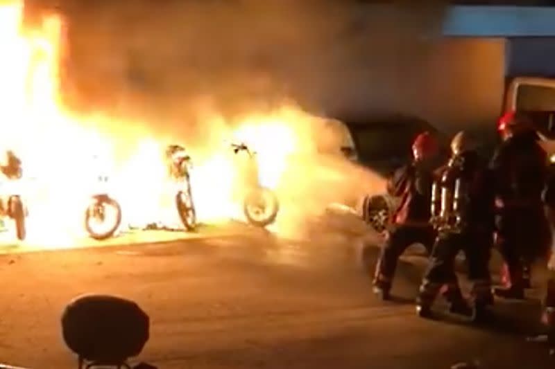 SCDF officers fighting the fire outside Boon Lay Shopping Centre on Wednesday (17 October) morning. (PHOTO: Kesh Kanth / Facebook) 