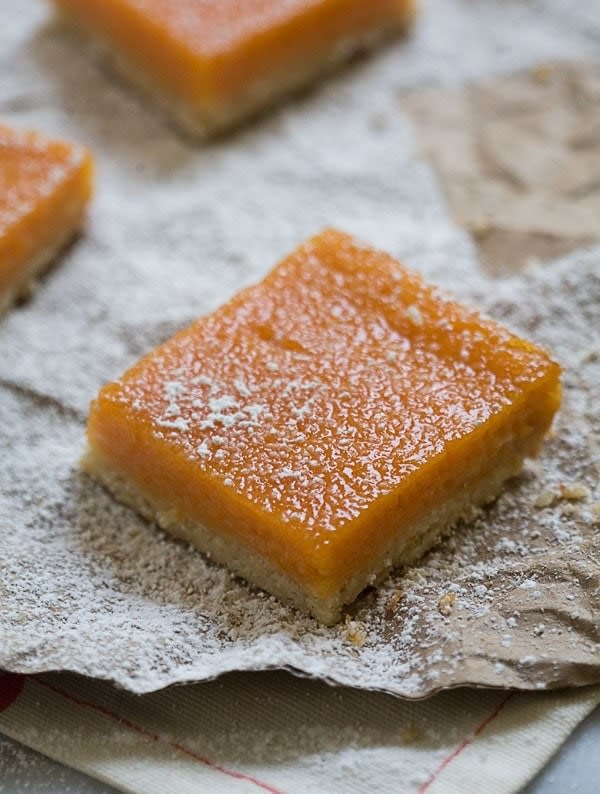 Papaya bars with buttery crust