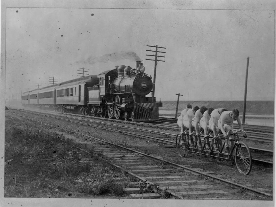 These Amazing Cycling Photos Will Send You Back in Time