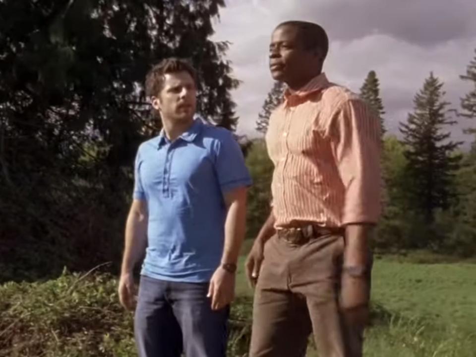 shawn and gus in a scene of season 2 of psych
