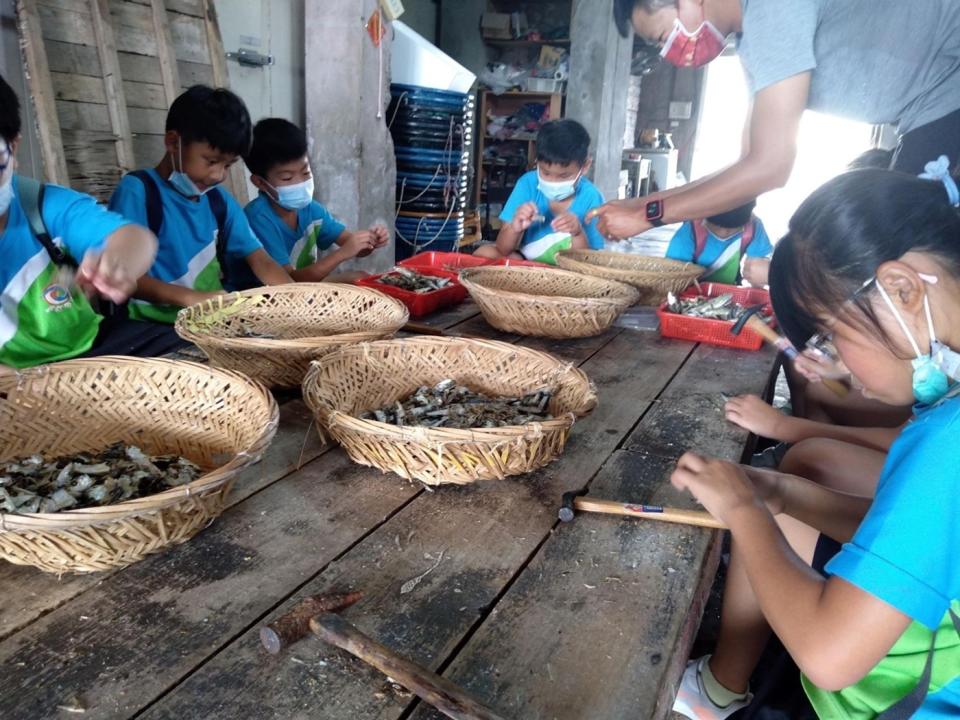 澎湖縣風櫃國小食魚教育+環保燈飾跨域美感課程