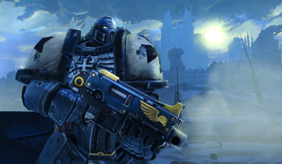 A Space Marine stands ready with his bolter in Warhammer Dark Millennium Online.