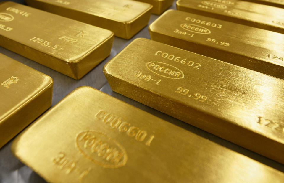 俄羅斯克拉斯諾亞爾斯克有色金屬廠（Krastsvetmet）鎔製的99.99%純金金條。路透社 黃金