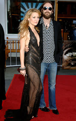 Kate Hudson and Chris Robinson (II) at the Universal City premiere of Universal Pictures' The Skeleton Key