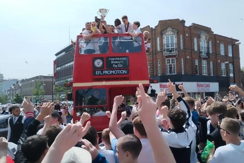 Bromley FC celebrate promotion with bus tour at the Glades <i>(Image: @PhotogSmd/X)</i>