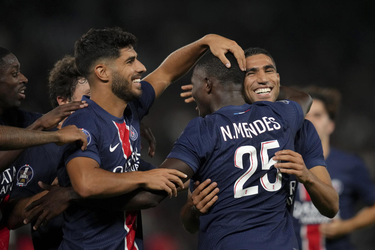 PSG sends support to defender Nuno Mendes after racial abuse