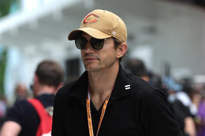 Two and a Half Men start Ashton Kutcher is in attendance. (Getty Images)