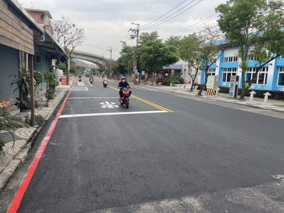 鶯歌區建國路地下雨水管涵施作完成，匯集八德路及建國路雨水往鶯歌溪排放。（新北市水利局提供）