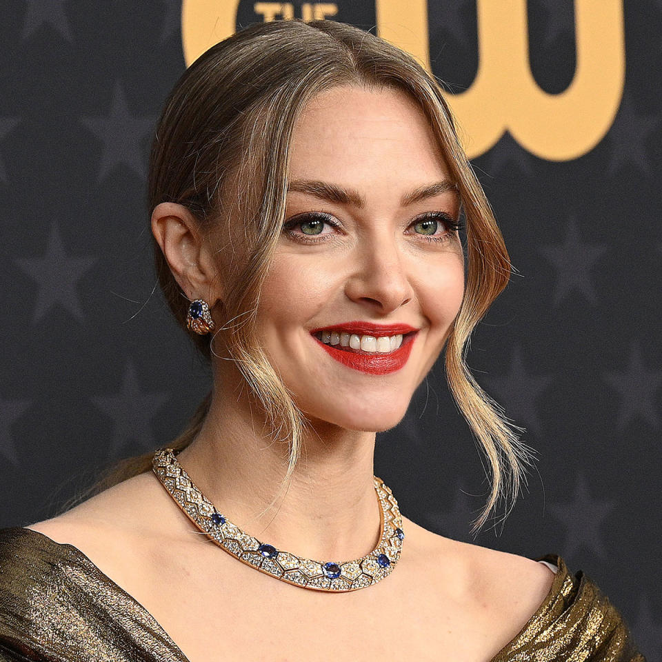 We're Still Thinking About Amanda Seyfried's Wardrobe Malfunction At The Critics Choice Awards ...