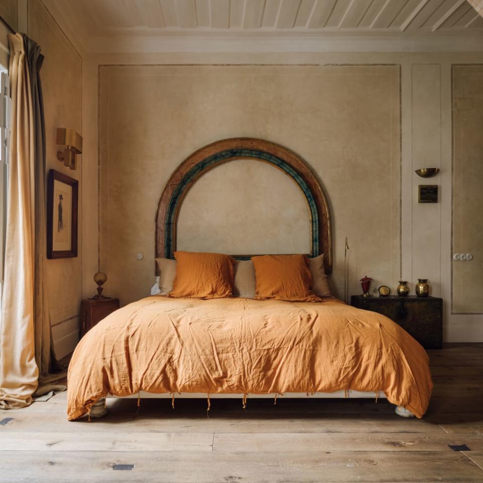<div class="inline-image__caption"><p>Make yourself comfortable in one of the four large, en-suite bedrooms. Yawn. That’s standard fare in the world of stylish pieds-à-terre. The real topic of conversation in this gorgeous boudoir is the stucco walls handcrafted by a Chilean artist.</p></div> <div class="inline-image__credit">Christie’s International Real Estate</div>