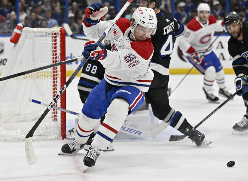 Montreal Canadiens right wing Joshua Roy (89) loses the puck during the first period of an NHL hockey game against the Tampa Bay Lightning Saturday, March 2, 2024, in Tampa, Fla. (AP Photo/Jason Behnken)