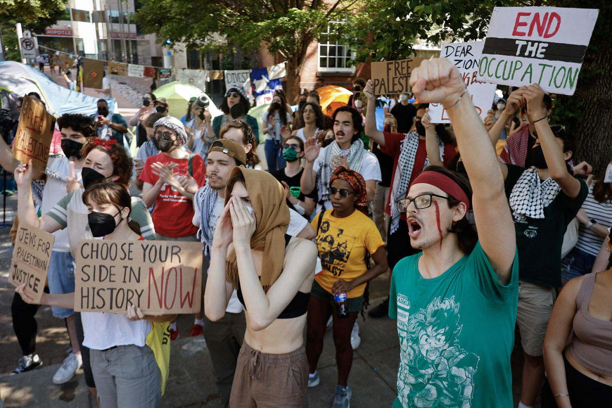 Pro-Palestinian protesters demonstrate on campus (Chip Somodevilla / Getty Images)