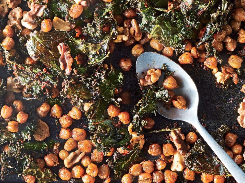 Roasted Kale and Chickpea Snack Mix