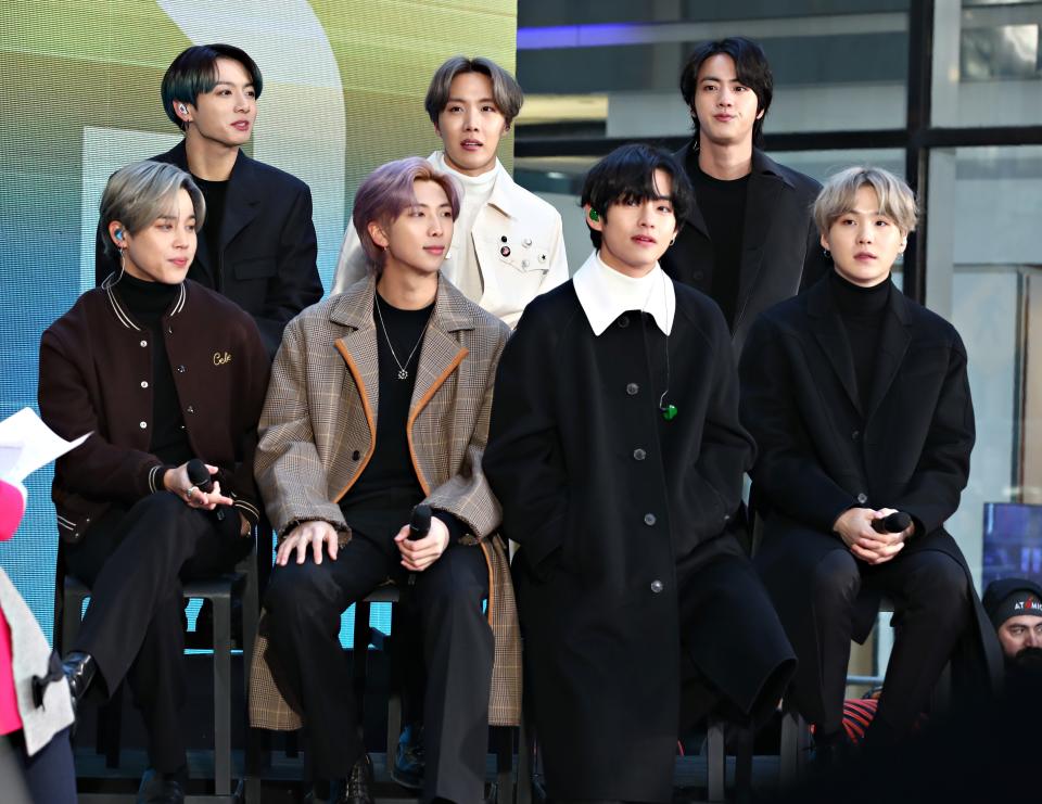 BTS teaches a Squad Pic master class.