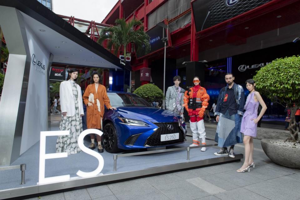 lexus-2021-x-vogue-fashion-s-night-out