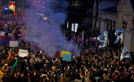 People attend a march marking International Women's Day in Istanbul, Turkey, March 8, 2019. REUTERS/Umit Bektas