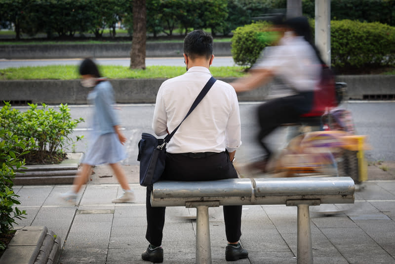 受到通膨影響，2022年全體勞工實質經常性薪資呈現負成長，且減幅創下10年新高（資料照／中央社提供）