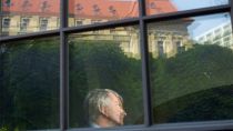 Die stolze Berliner Residenz der staatlichen Förderbank KfW hat eine dunkle Vergangenheit. Nun fordern Anwälte von der Bundesrepublik Wiedergutmachung für die Nachfolger der alten Eigentümer.