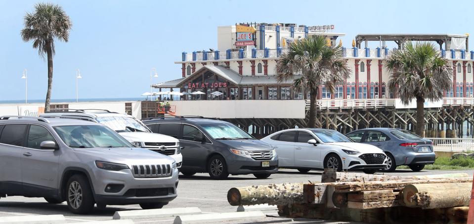 In a few years, a city-owned oceanfront property just south of the Daytona Beach Pier will become the home of a Señor Frog's restaurant and bar. The popular Mexican restaurant will have both indoor and outdoor dining, and a deck where patrons can look out at the waves of the Atlantic.