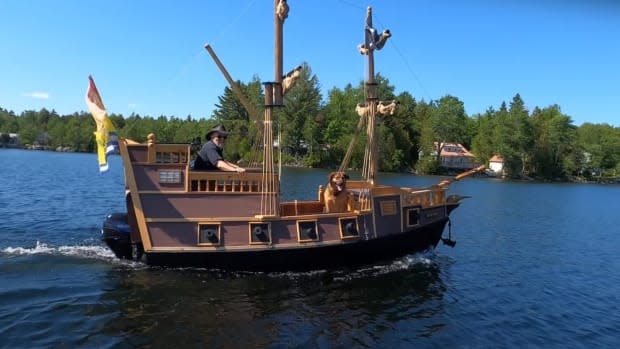 Retired carpenter builds custom pirate ship as pandemic project