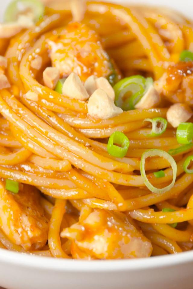 Kung Pao Noodles - Creme De La Crumb