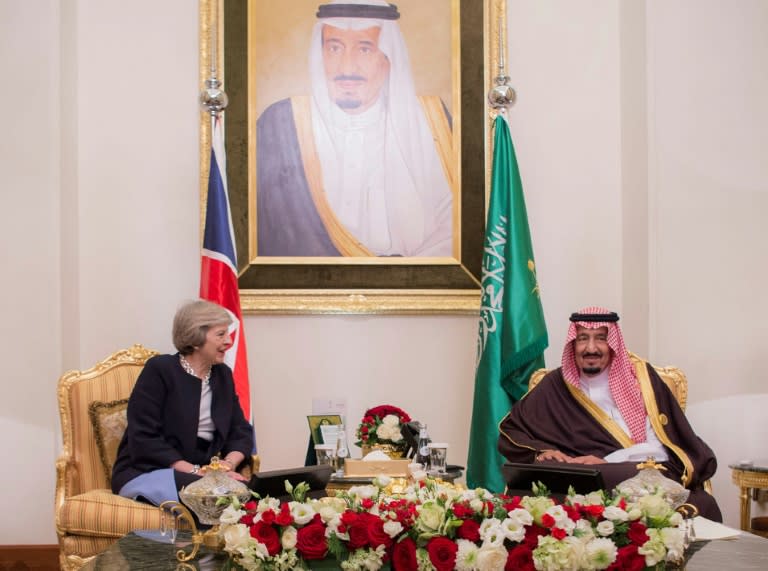 Saudi King Salman meets Theresa May during the Gulf Cooperation Council summit in Manama on December 6, 2016