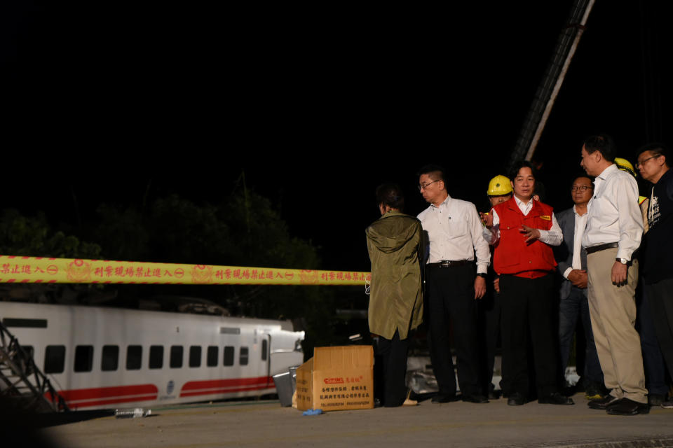 Train derails in Taiwan