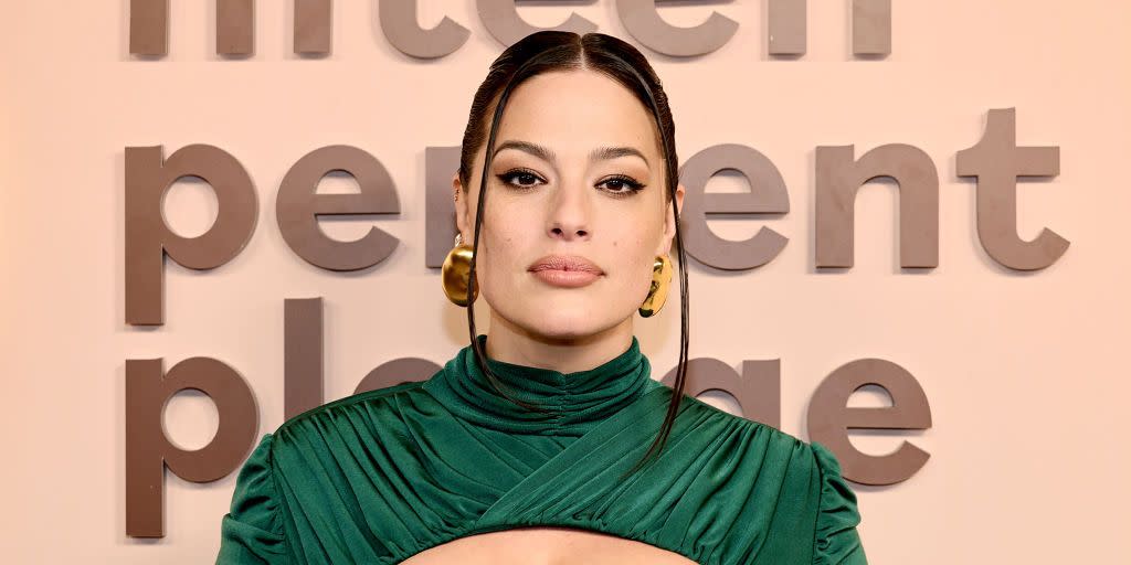 fans praise ashley graham for sharing realistic tummy photo to instagram