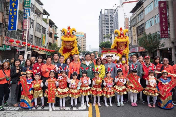 「高雄過好年」三鳳中街開跑　陳其邁鼓勵民眾購買優質年貨