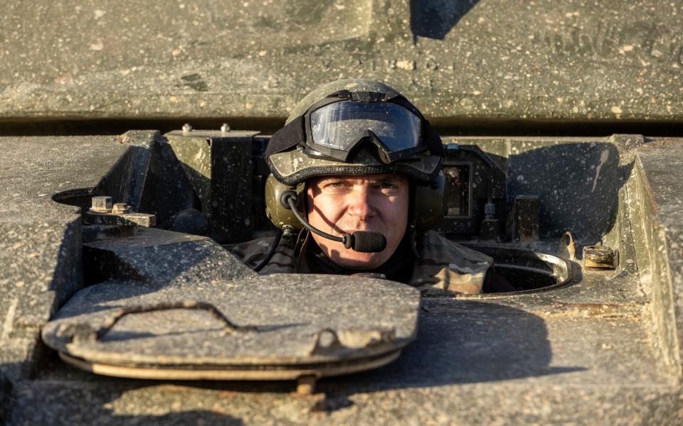 Ukrainian driver undergoing training with British Challenger II Tanks - Heathcliff O'Malley/©Heathcliff O'Malley