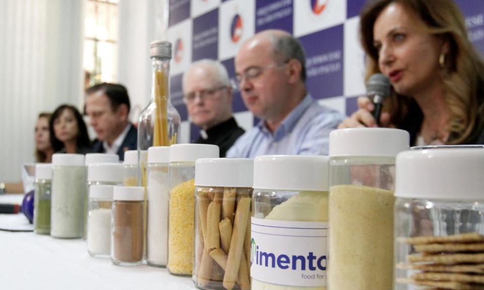 Farinata, São Paulo’s response to hunger in the city, is presented at a press conference attended by the mayor, João Doria, and Cardinal Odilo Scherer.