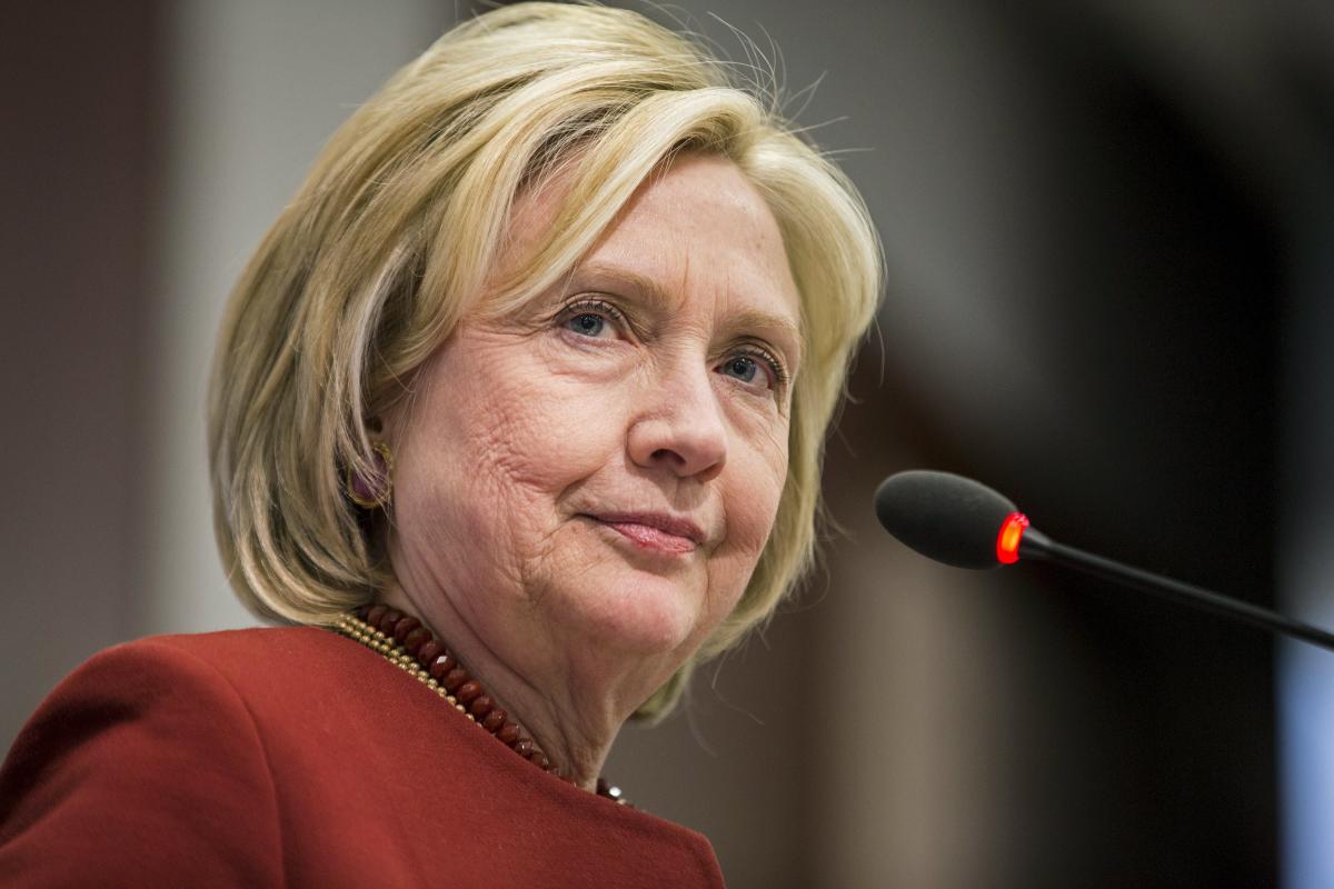 Clinton Aides Used Personal Emails To Communicate With Her Nyt 2965