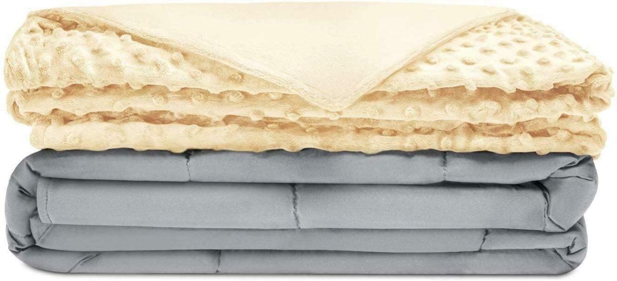 The Quility cooling weighted blanket comes in six colors and patterns, all 20 percent off. (Photo: Amazon)