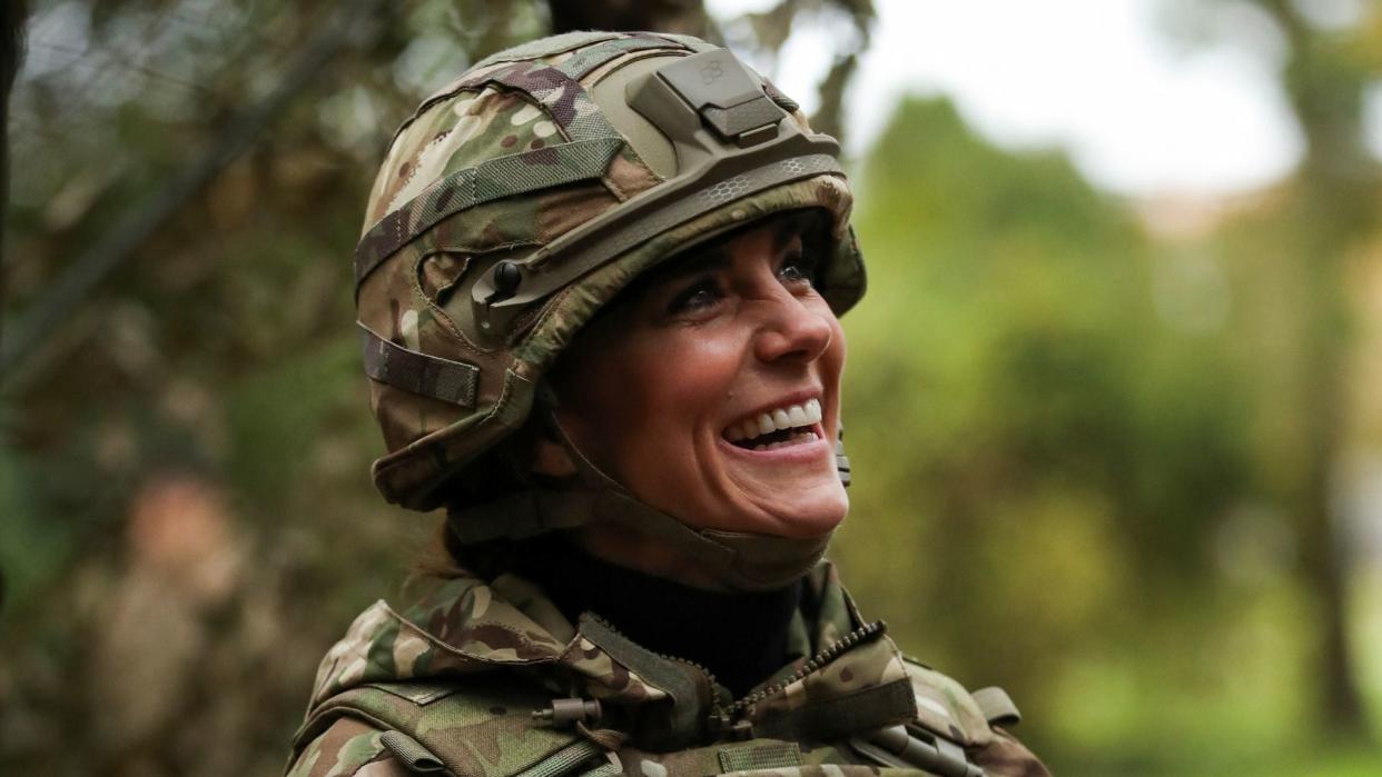  Kate Middleton camo army gear. 