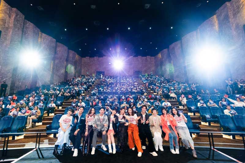 《何百芮的地獄毒白》主演、製作團隊盛裝出席星光首映會。（HBO GO提供）