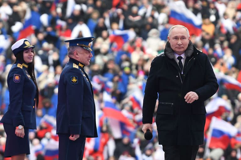 Vladimir Putin durante un acto en el Estadio Luzhniki de Moscú, a platea llena