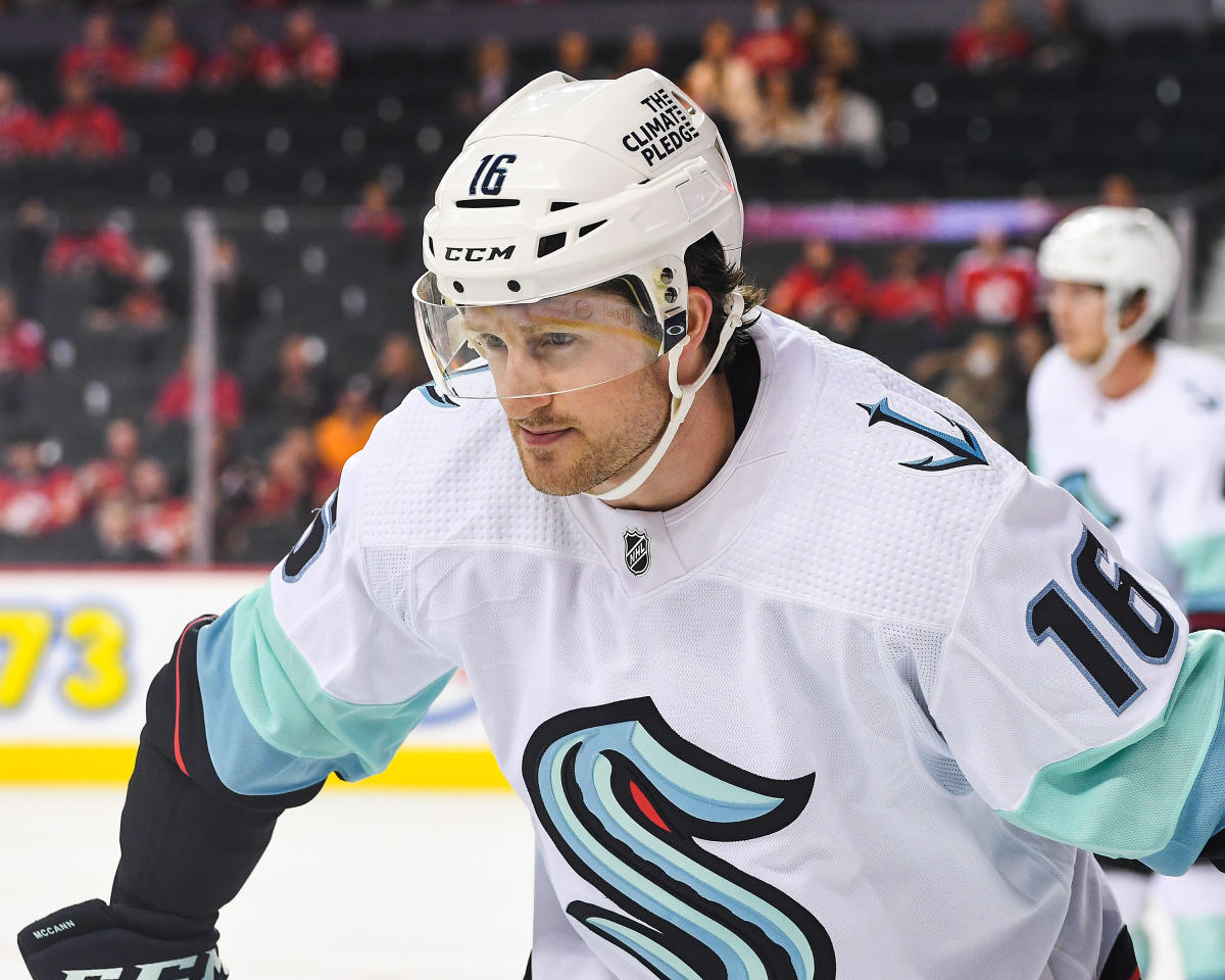 Fantasy Hockey Waiver Wire Pickups: Week 6 (2021)