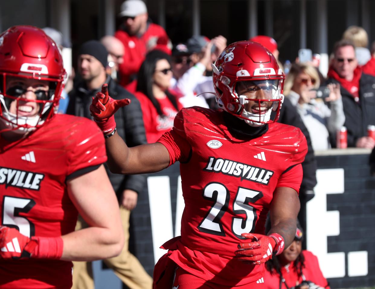 Louisville’s Jawhar Jordan scores a touchdown against Kentucky.
Nov. 25, 2023