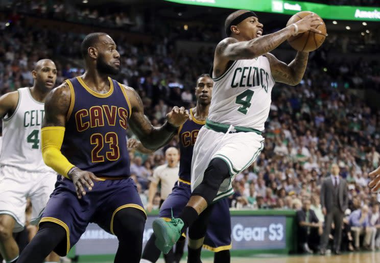 Boston Celtics guard Isaiah Thomas (4) left Friday night&#39;s game against the Cavaliers in the second quarter with a sore hip.
