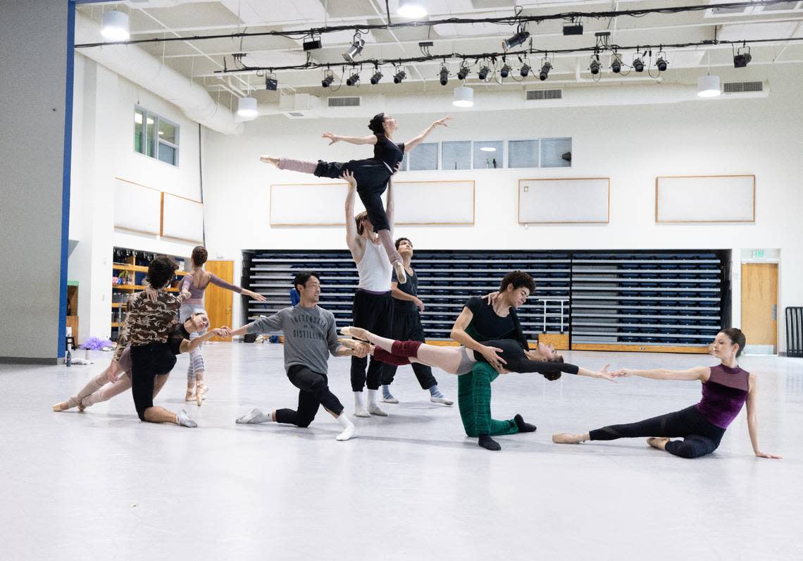 Miami City Ballet Dancers rehearsing “Petrichor” for the “Modern Masters” program. (Photo courtesy of Alexander Iziliaev)