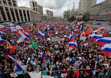 People take part in a rally in support of independent candidates for elections to the capital's regional parliament in Moscow