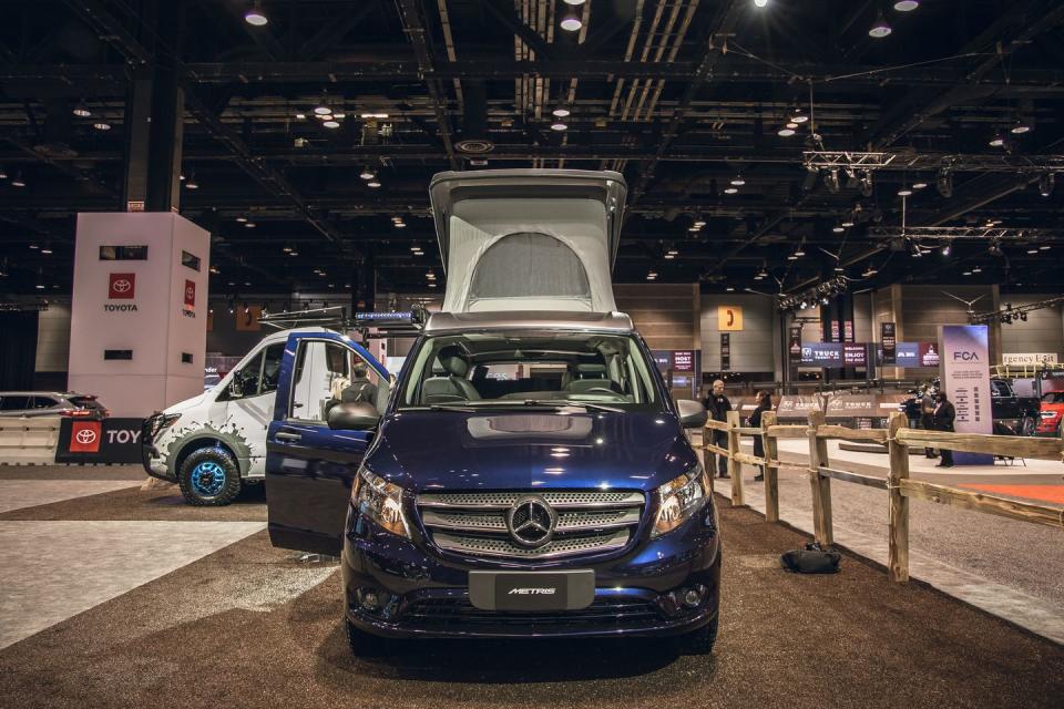 <p>Mercedes-Benz Weekender Camper</p>