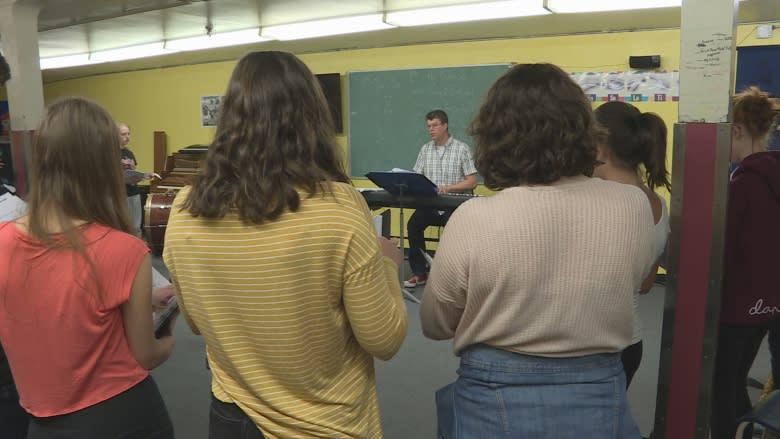 Indigenous musicians, Ottawa high school choirs join voices