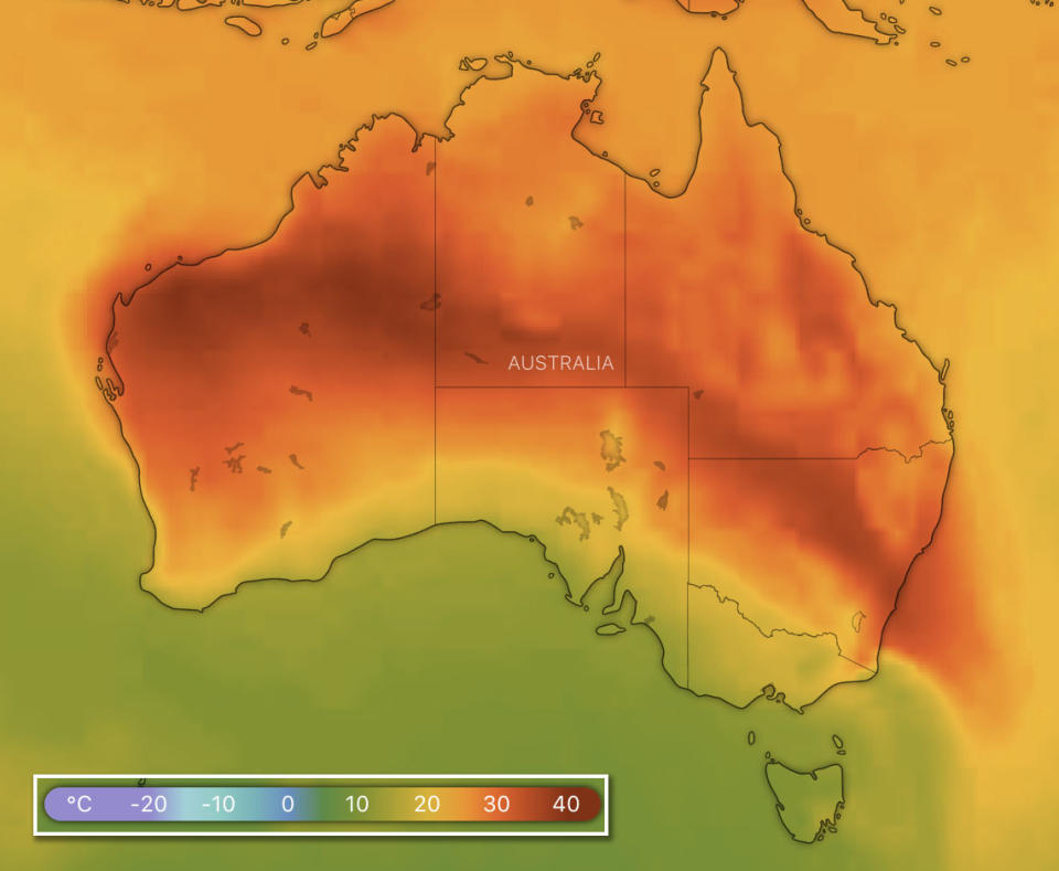 Temperatures are set to spike on Thursday afternoon. A weather map shows the heat distribution for that day.