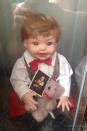 Apropos fürchten: Ein Künstler gestaltete anhand eines süßen Baby-Fotos diese Puppe, die glatt einem Horrorfilm entsprungen sein könnte. (Bild-Copyright: sweathesmallshit/Imgur)