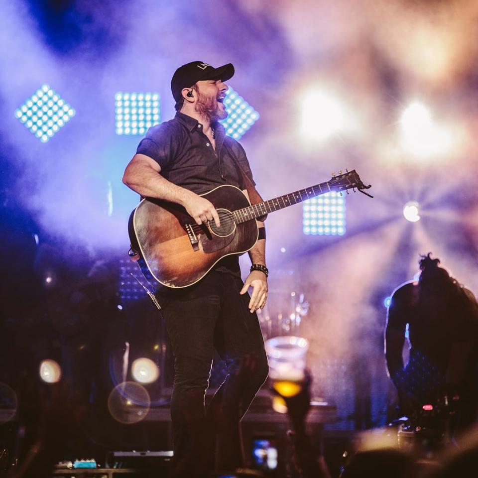 El cantante country Chris Young donó $100 mil a la causa. Instagram @chrisyoungmusic