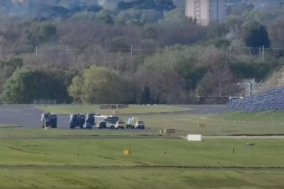 Emergency vehicles have been spotted on the runway (Airport Action)